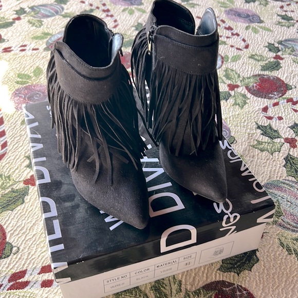 Wild Diva Shoes - Black Suede Fringe Heeled Booties